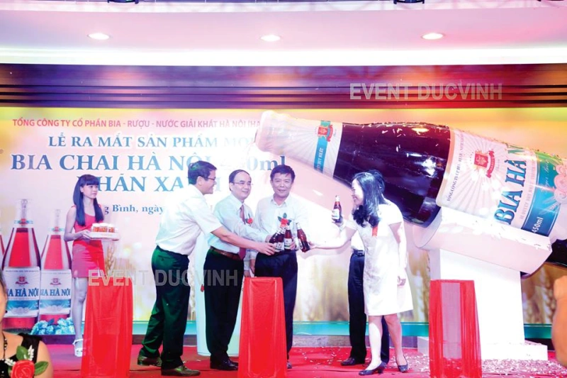 Lễ ra mắt bia chai Hà Nội 450ml nhãn xanh
