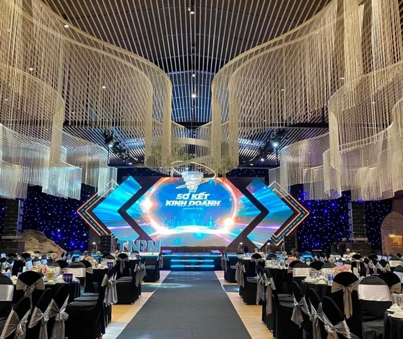 Setup màn hình led, hiệu ứng sân khấu tại nhà hàng Chang Chang